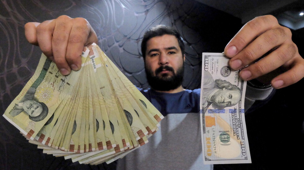 الريال الإيراني يبلغ "قاعا جديدا"
