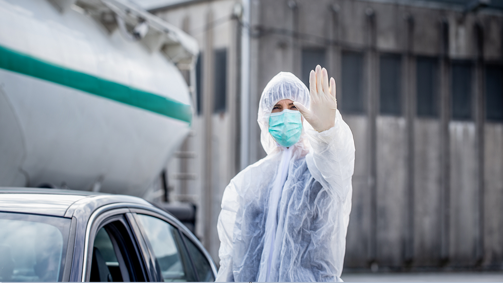 مراكز CDC الأمريكية تقرّ إلى أي مدى ينتقل "كوفيد-19" فعليا في الأماكن المغلقة!