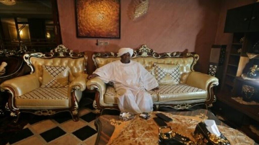 رجل أعمال سوداني ينظم رحلة