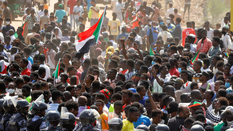 قوى سياسية في السودان تستعد لمليونية لإسقاط الحكومة الانتقالية