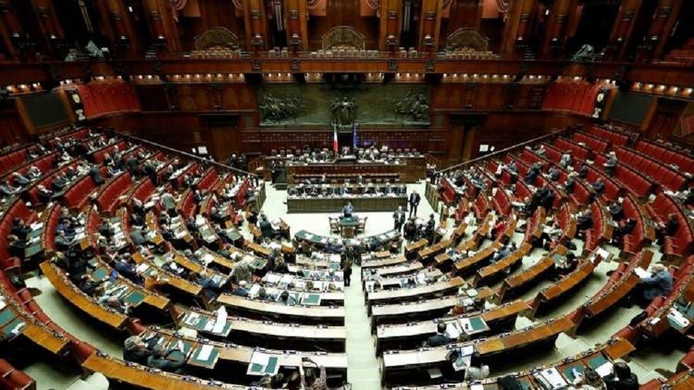 إصابة أكثر من 20 نائبا في البرلمان الإيطالي بكورونا