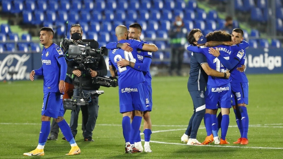 شاهد.. لاعب مريض 