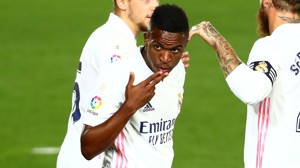 فينيسيوس يدخل تاريخ دوري الأبطال في ليلة ريال مدريد السوداء (فيديو)