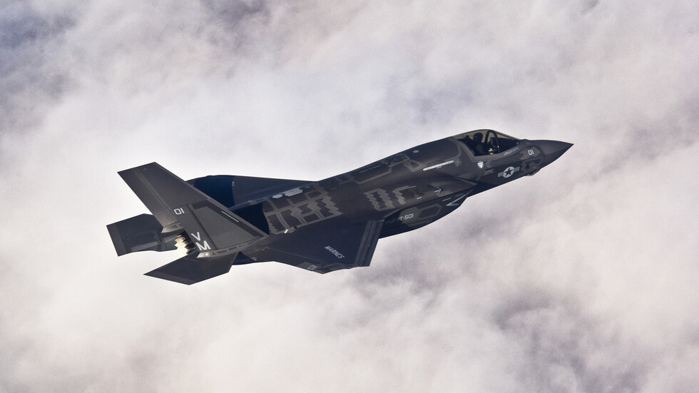 مصادر: إدارة ترامب تبلغ الكونغرس بالمضي قدما في بيع 50 مقاتلة من نوع "F-35" للإمارات