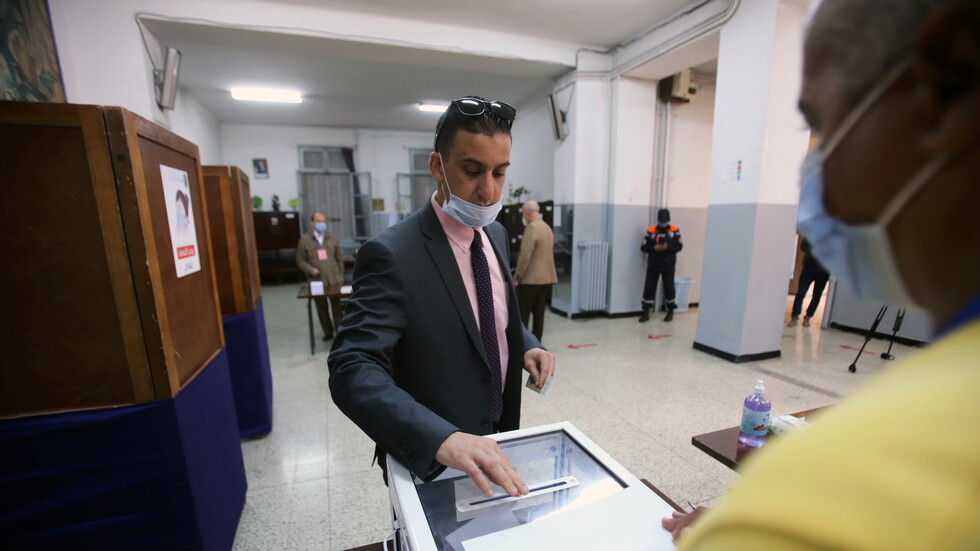 الجزائر: نحو 67% قالوا 