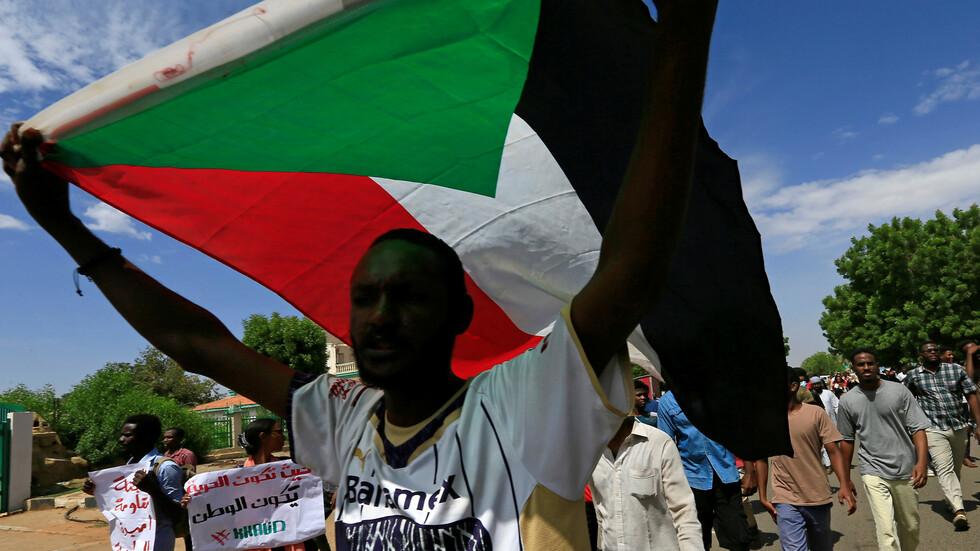 السودان يدخل عالم عروض الأزياء