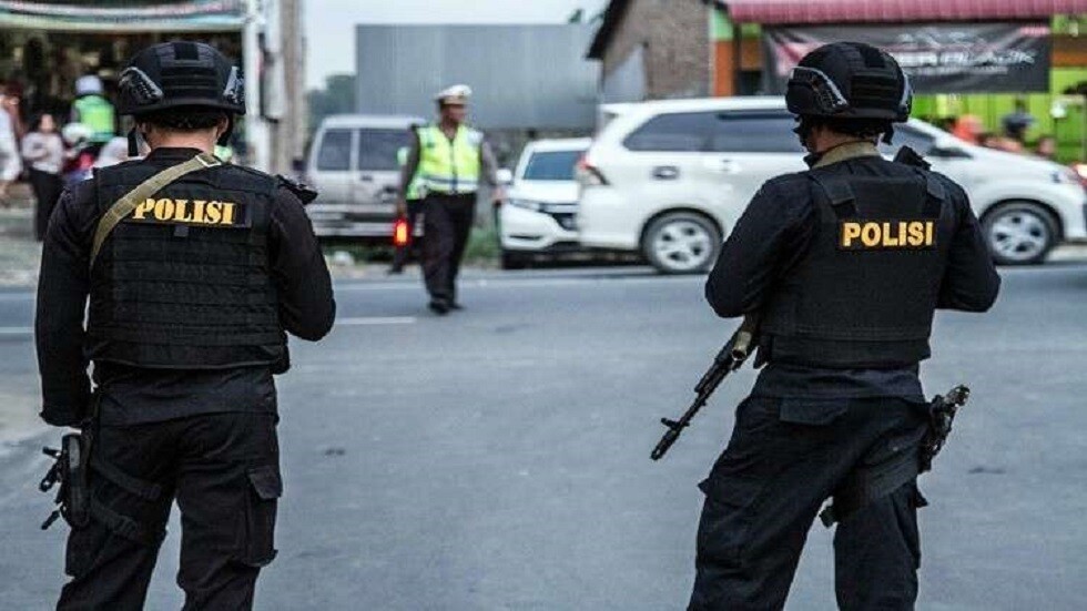 من بينها حفر قبور ضحايا كورونا.. إندونيسيا تنفذ عقوبات صارمة لرافضي وضع الكمامة
