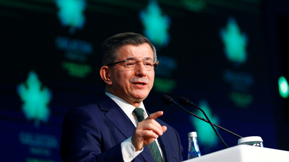 داوود أوغلو يطالب أردوغان بالرد على تهديدات المافيا للمعارضة