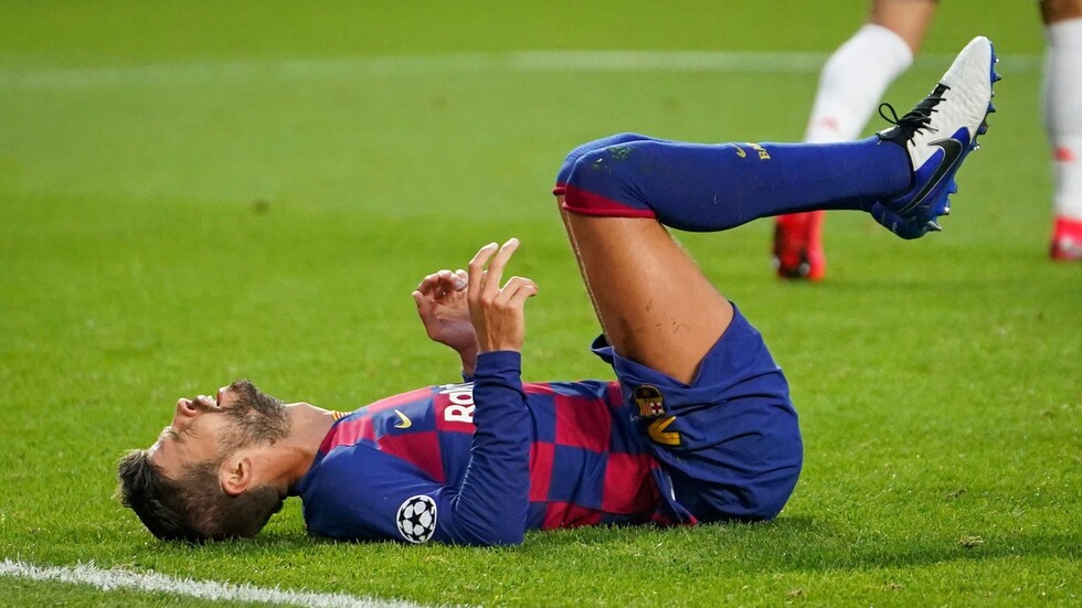 برشلونة يعلن إصابة بيكيه وروبيرتو بعد التعثر أمام أتلتيكو