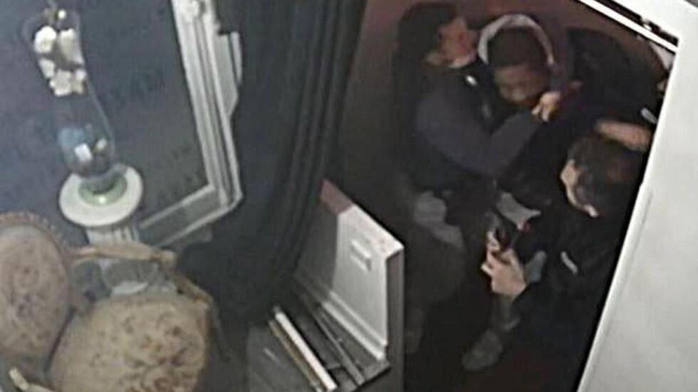 فرنسا.. حبس شرطيين اثنين بتهمة الاعتداء على موسيقي من أصول إفريقية