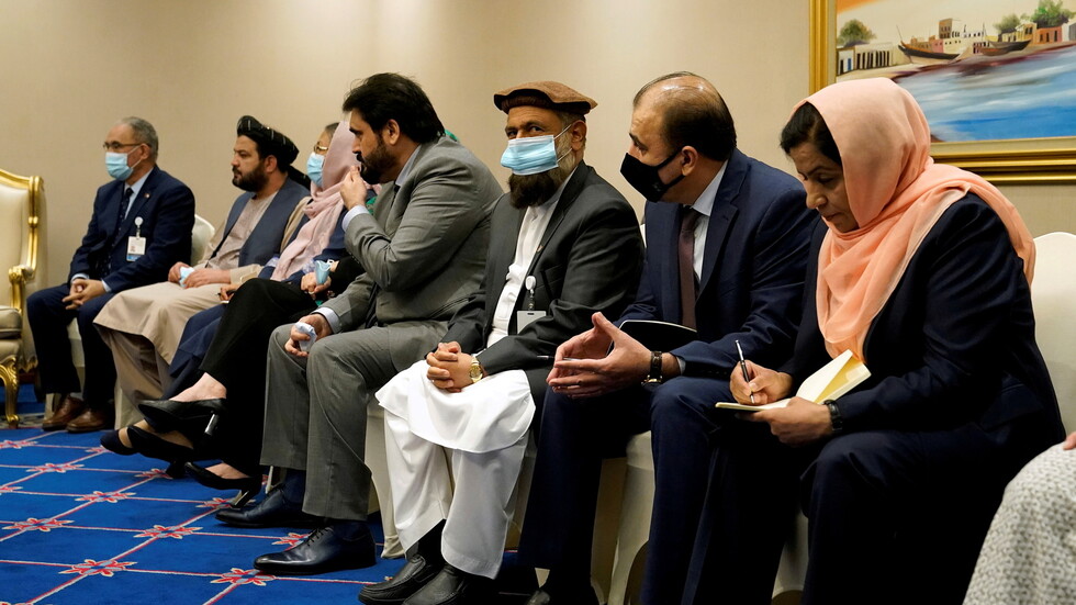 الحكومة الأفغانية و"طالبان" تبرمان أول اتفاقية خطية منذ نحو عقدين