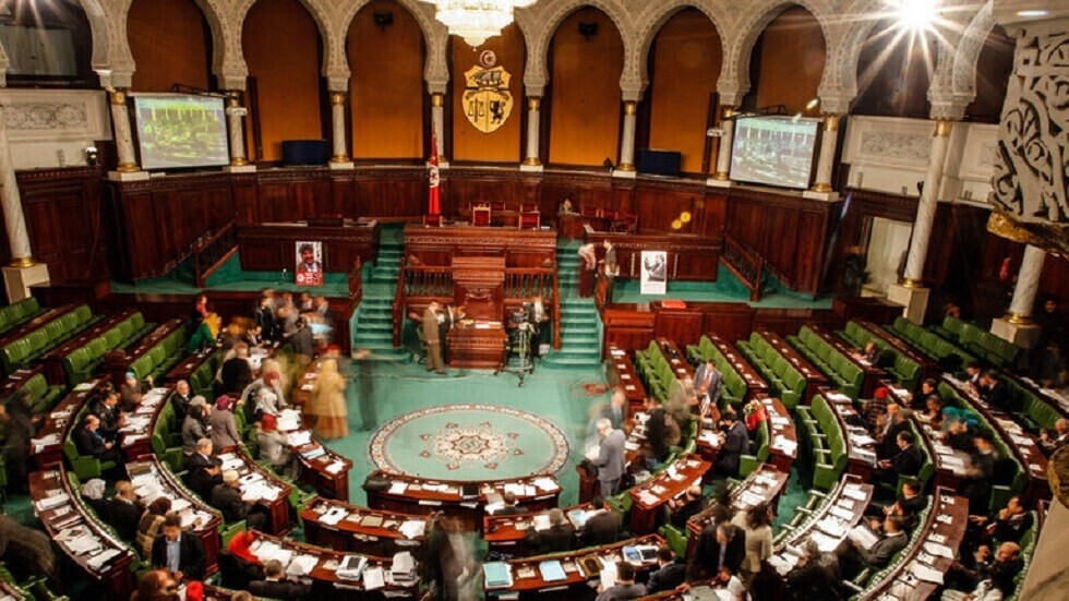 دعوات لمعاقبة نائب تونسي اعتبر المرأة "سلعة" والأمهات العازبات "عاهرات" - فيديو