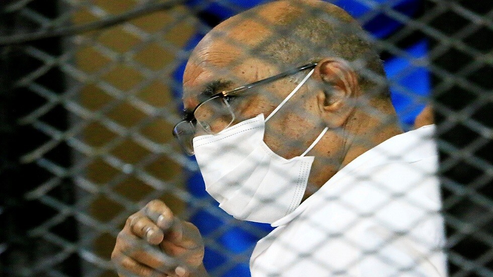 وسائل إعلام: نقل عمر البشير إلى المستشفى إثر تدهور صحته