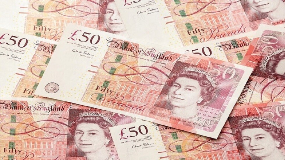 بسبب صديقته خسر مليون جنيه إسترليني