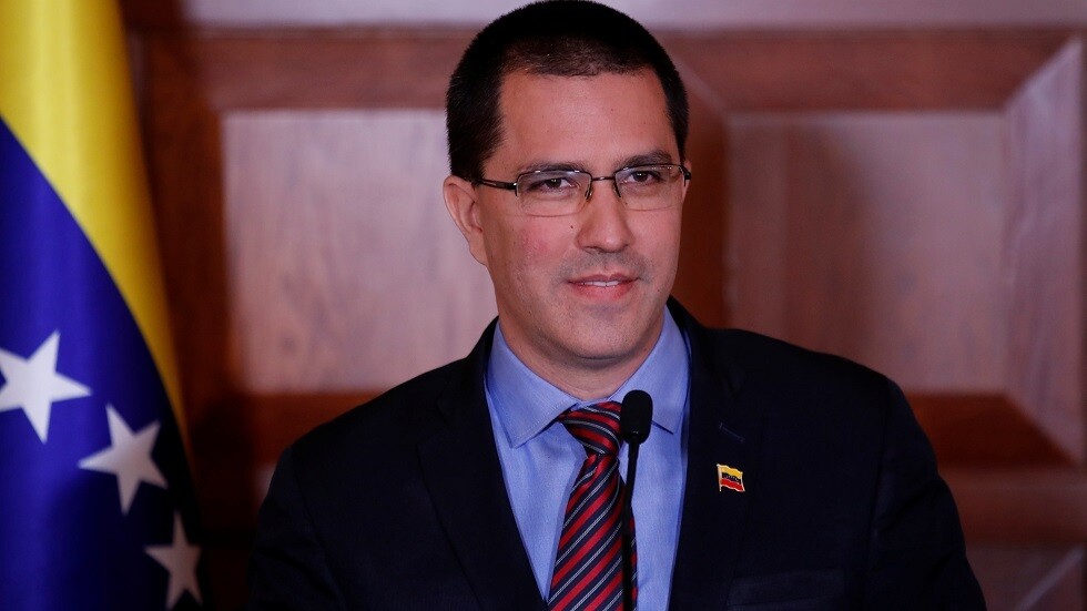 وزير خارجية فنزويلا يرد على بومبيو ويصف الولايات المتحدة بـ"الزومبي"