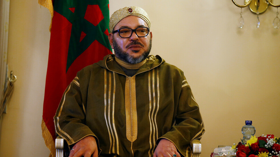ملك المغرب يأمر باعتماد التطعيم المجاني ضد فيروس كورونا