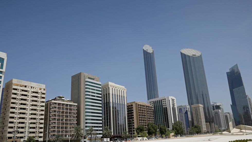 أبوظبي تستأنف الأنشطة الاقتصادية والسياحية والثقافية والترفيهية خلال أسبوعين