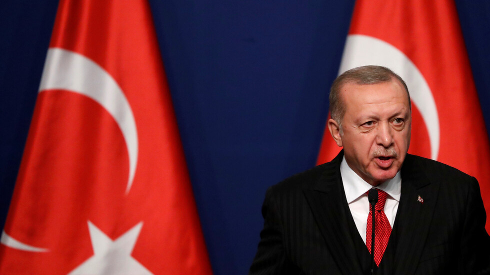 أردوغان يعلن أنه سيتلقى لقاح كورونا
