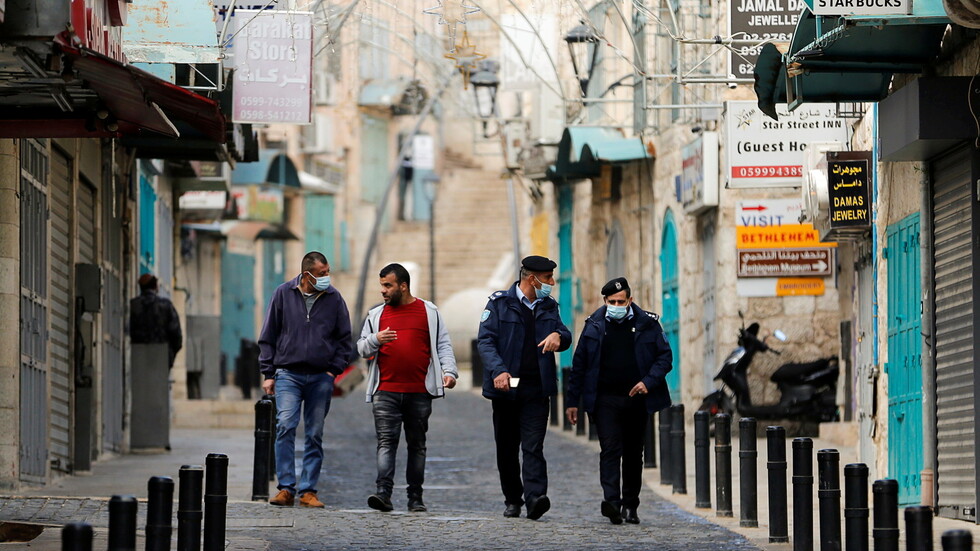 الأراضي الفلسطينية تسجل أعلى حصيلة وفيات بكورونا منذ بدء الجائحة