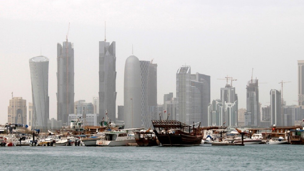 قطر تحتجز قارب صيد تابع للبحرين في مياهها وتحيل طاقمه للنيابة