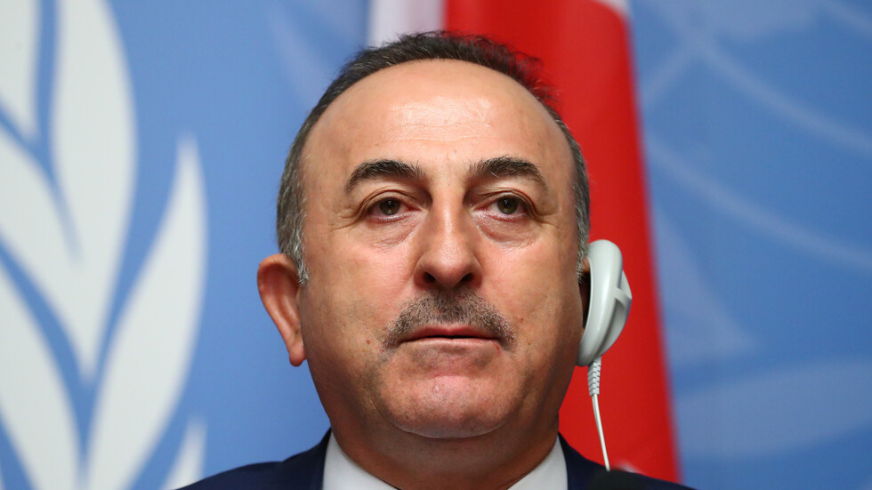 "الأناضول": تشاووش أوغلو شدد لظريف على رفض تركيا للتصريحات الإيرانية التي تستهدف أردوغان