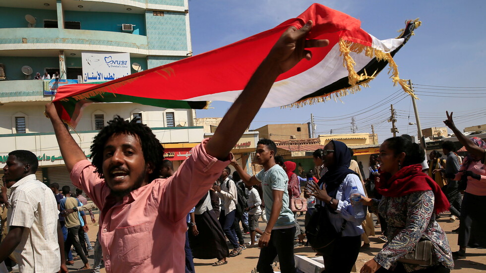 دعوات لمظاهرة مليونية في السودان