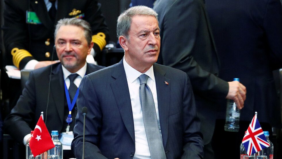 تركيا: اليونان تنتظر العون من الاتحاد الأوروبي عوضا عن التفاوض معنا