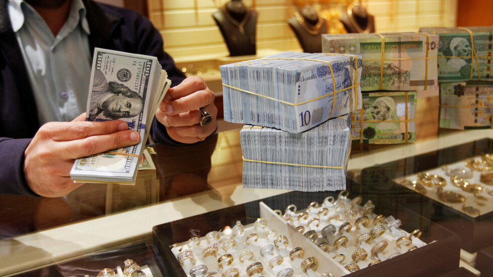 المركزي الليبي يضع سعر صرف موحد للدينار في أنحاء البلاد