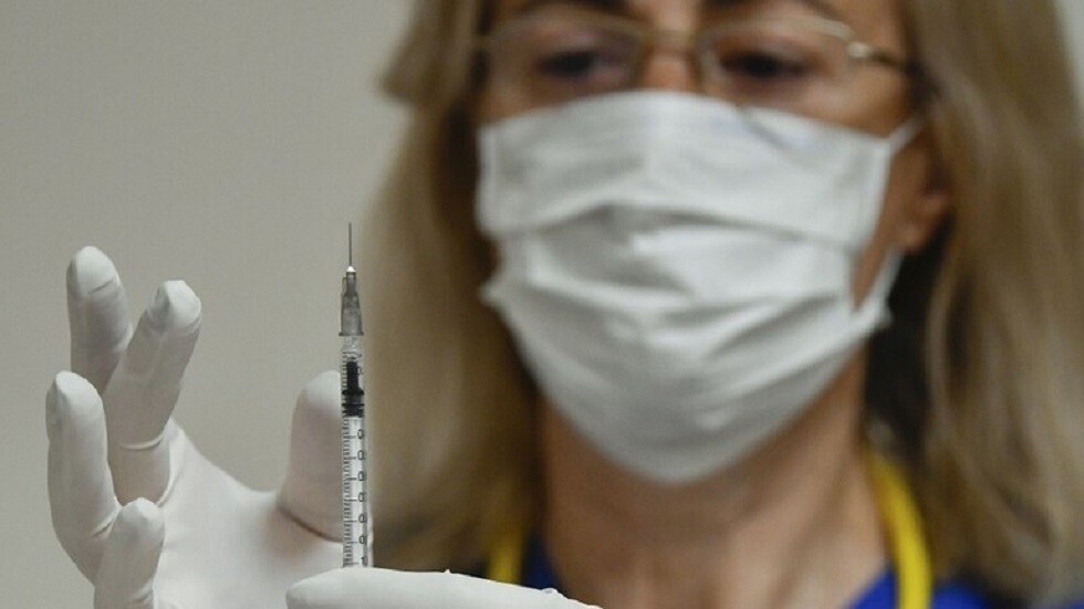 الصحة الأمريكية توجه نصائح للطيارين عقب التطعيم بلقاح "موديرنا"