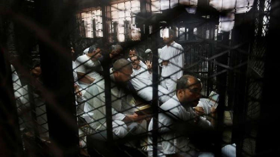 مصدر أمني مصري ينفي ادعاءات "الإخوان المسلمين" بوجود عقاب جماعي بأحد السجون