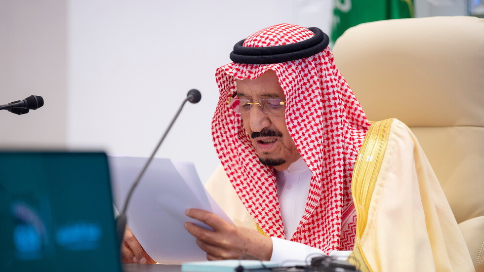 الملك السعودي يأمر بترقية 318 عضوا من النيابة العامة