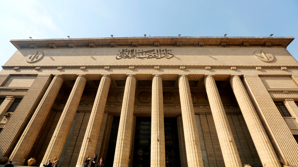 مصر..محكمة جنايات القاهرة تنظر في إعادة محاكمة وزير المالية السابق