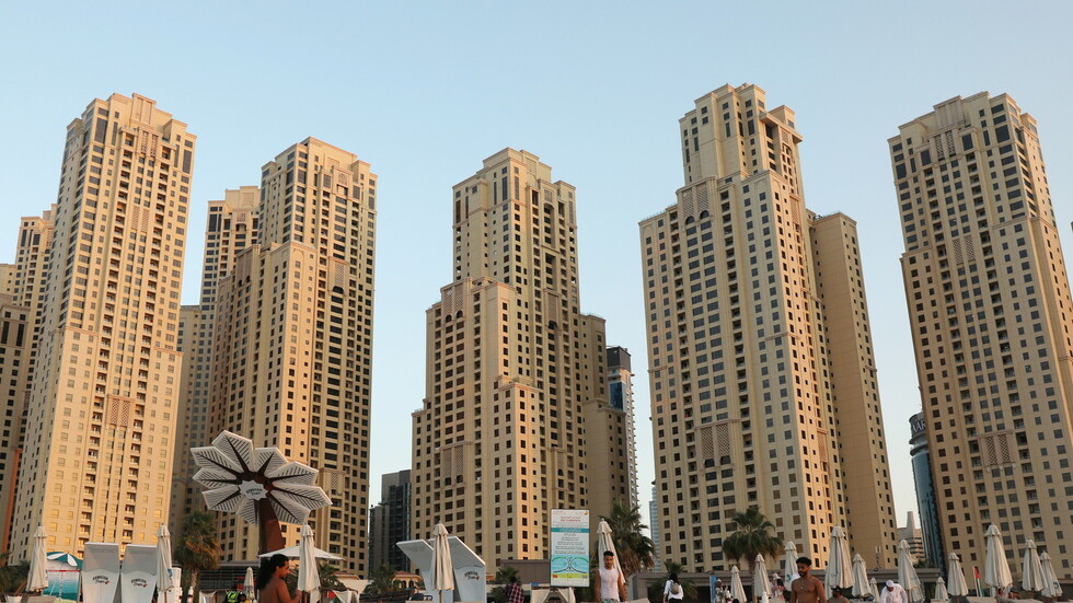 الإمارات تمدد التأشيرات لكافة السياح لمدة شهر إضافي