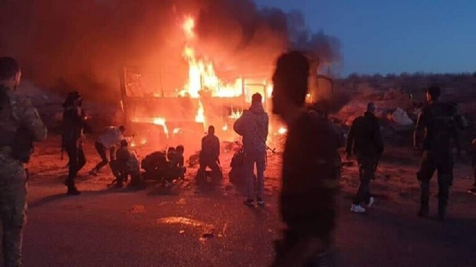 تنظيم "داعش" يعلن مسؤوليته عن الهجوم على حافلة في سوريا