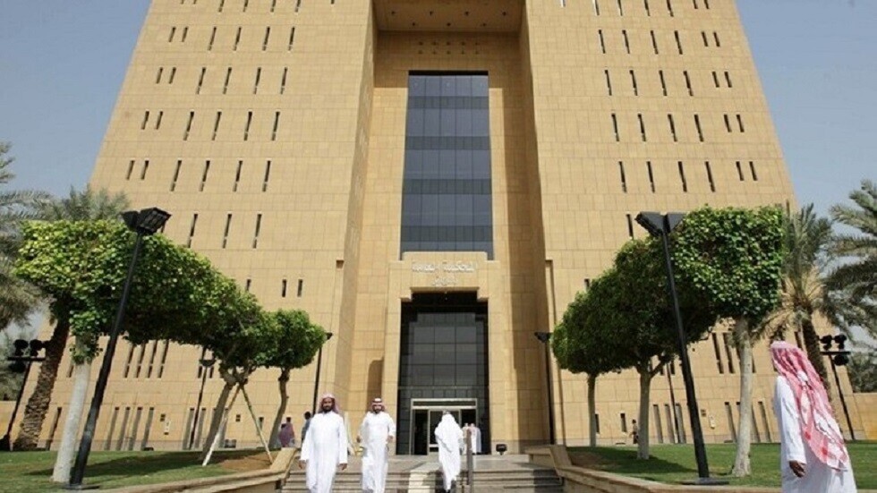 بينهم ضباط برتب رفيعة.. السعودية تحقق في قضايا فساد تمس أمن الدولة