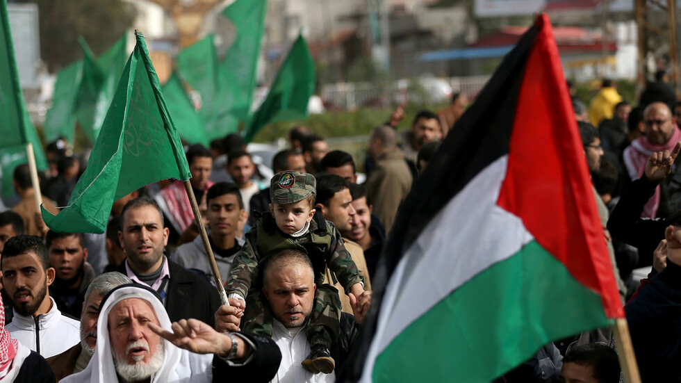 خاص لـRT: "فتح" و"حماس" تسلطان الضوء على حيثيات وآليات المصالحة الفلسطينية والدول الداعمة لها