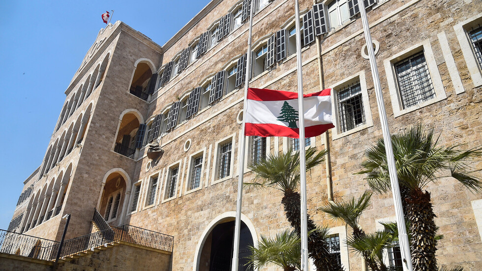 وزير الاتصالات في الحكومة اللبنانية يعلن إصابته بفيروس كورونا