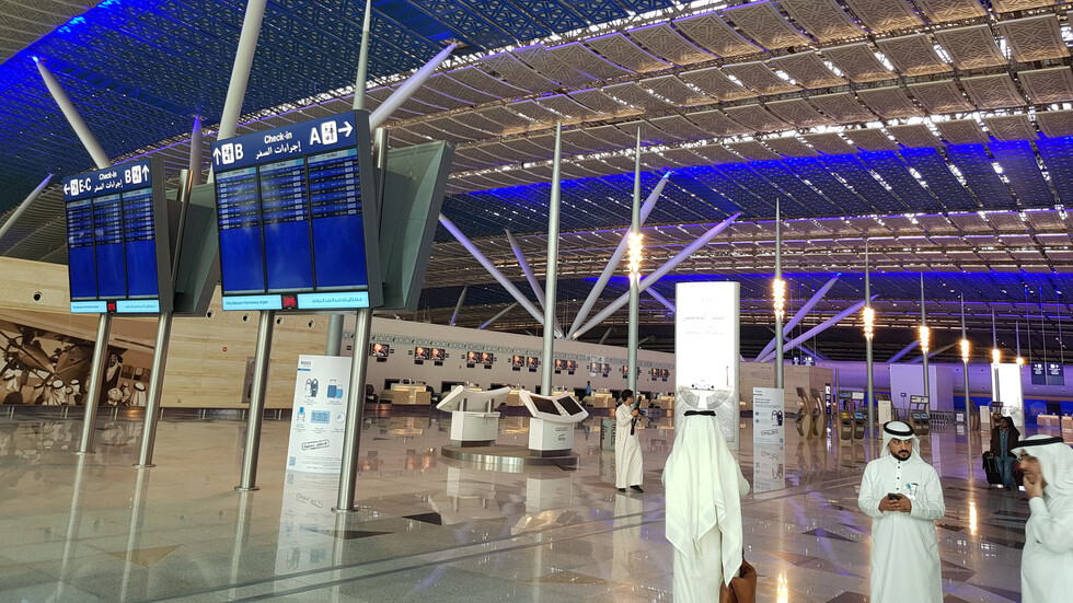 السعودية تعلن فتح المنافذ البرية والبحرية والجوية والسماح للمواطنين بالسفر اعتبارا من 31 مارس