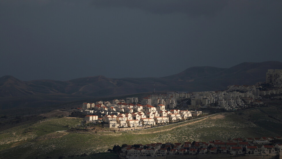 وزارة الدفاع الإسرائيلية توافق على خطوات أولية تسمح بالبناء في 