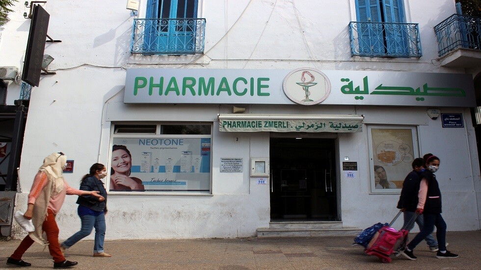 تونس تفرض عزلا عاما لاحتواء كورونا