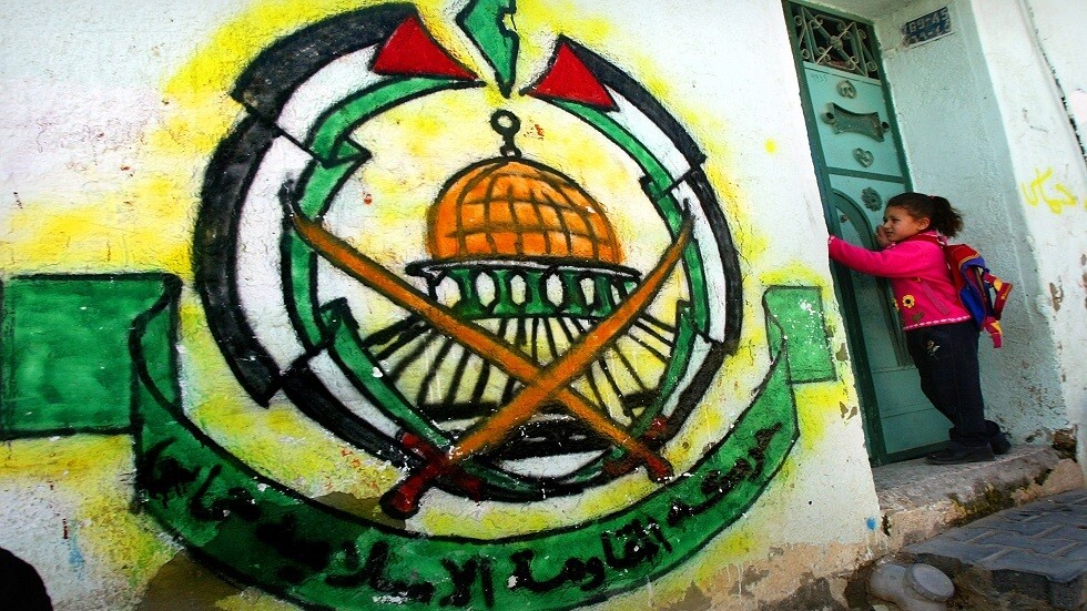 قيادي في "حماس" يستنكر استضافة قطر للاعبين إسرائيليين