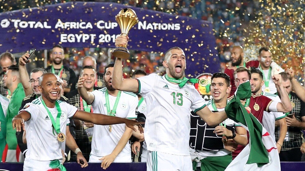 الجزائري إسلام سليماني ينضم إلى ليون الفرنسي