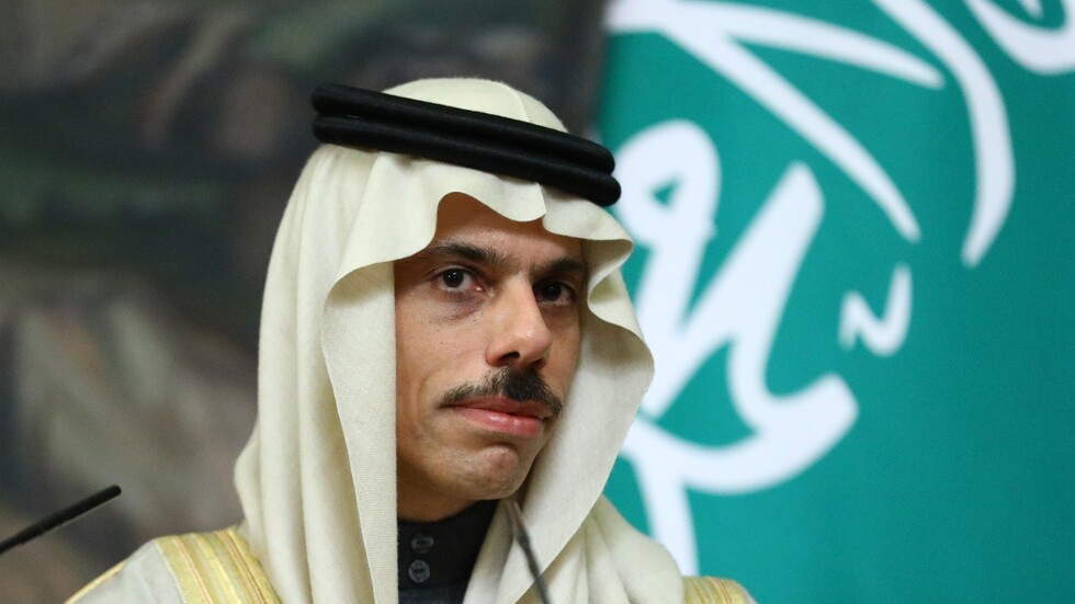 السعودية: حل التوترات الإقليمية يكمن في طهران