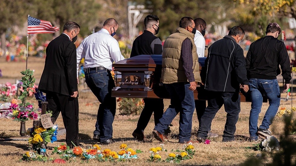 البيت الأبيض يتوقع وصول وفيات كورونا في الولايات المتحدة إلى نصف مليون في فبراير