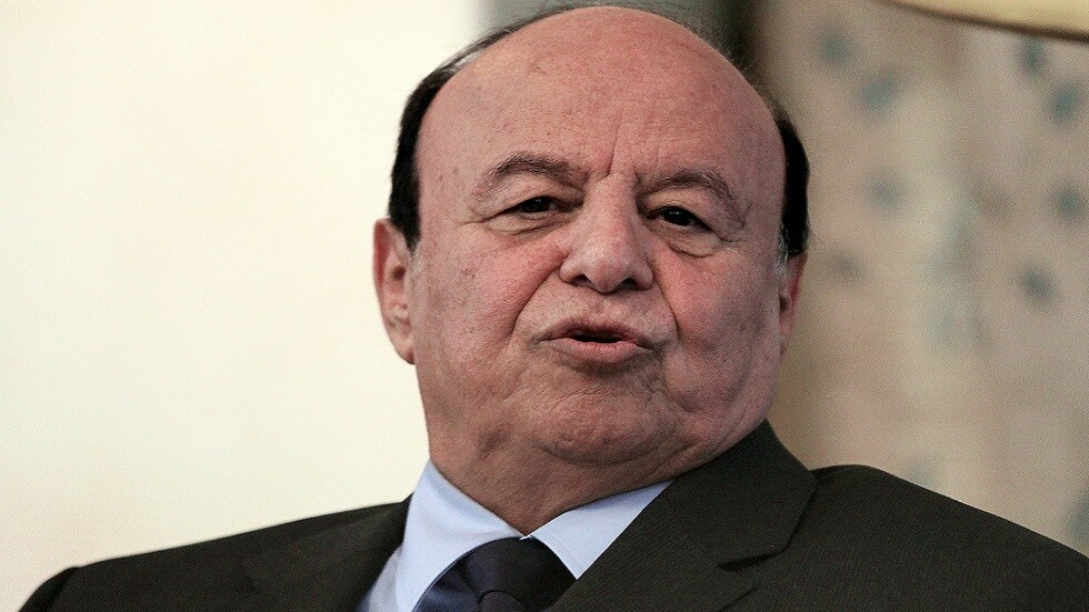 "خرق للدستور وانقلاب على مبدأي التوافق".. حزبان من معسكر هادي يرفضان تعييناته الأخيرة