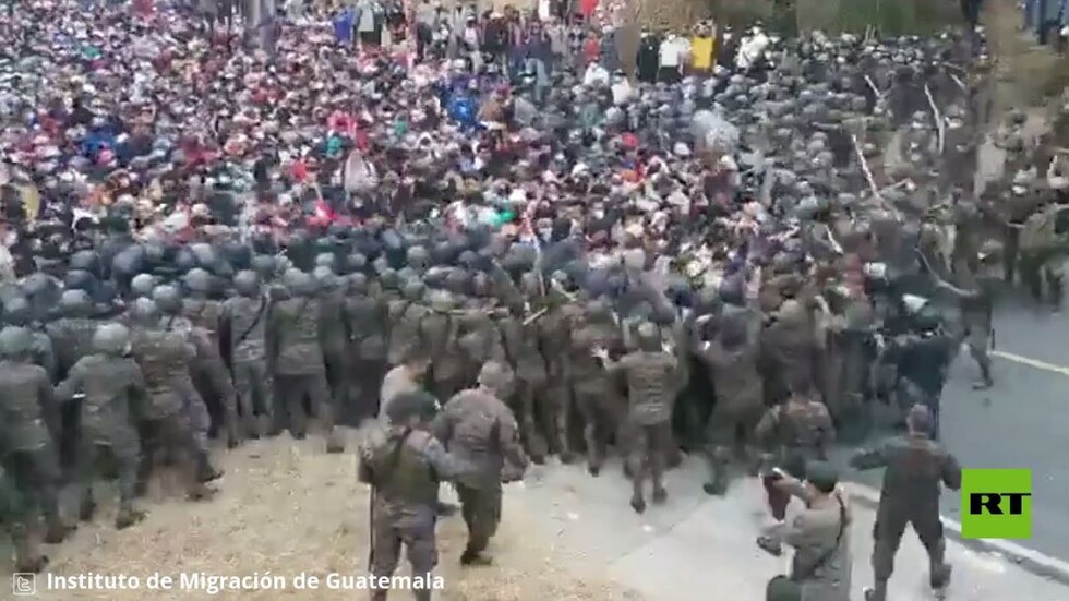 آلاف المهاجرين يحاولون شق صفوف الجيش الغواتيمالي لبلوغ الحدود الأمريكية