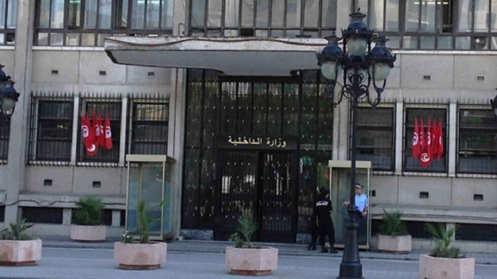 تونس.. تفكيك شبكة دولية نشطت في تهريب وتزييف العملات الأجنبية