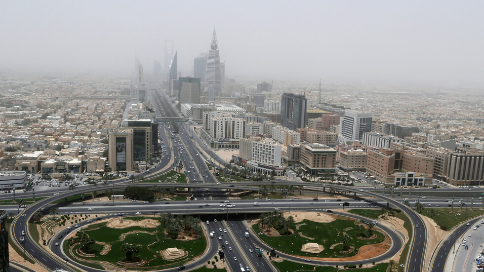 السعودية.. شطب الإيجارات عن المستأجرين وإلغاء الغرامات
