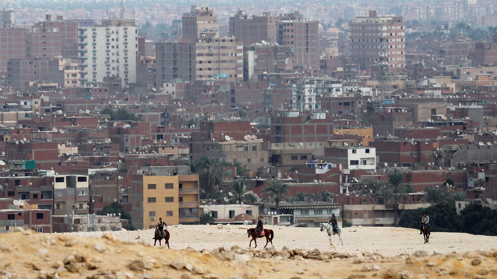 مصر.. إحباط محاولة بيع تمثال أثري ضخم