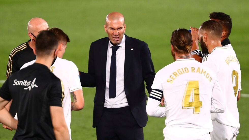موقف نجوم ريال مدريد من إقالة زيدان